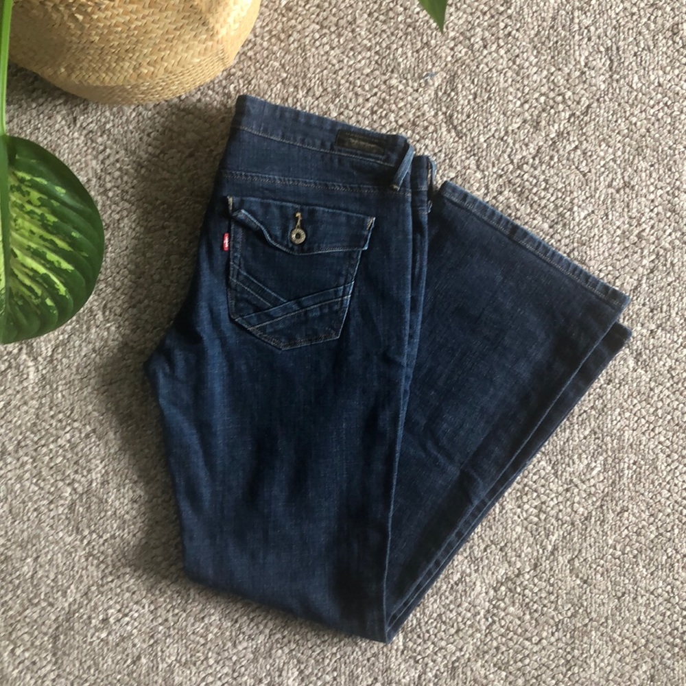 Levi jeans